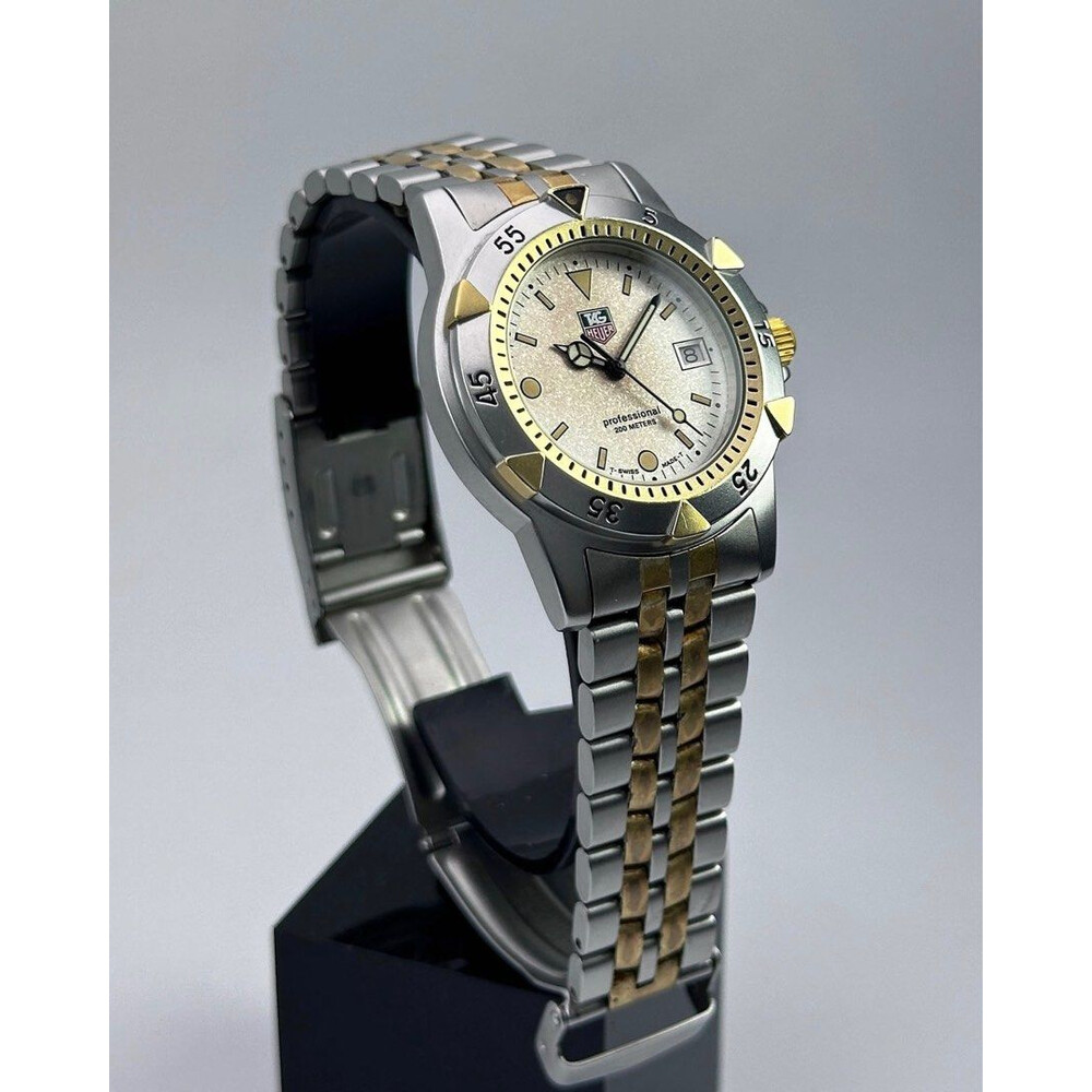 37mm • 1990s Vintage TAG Heuer 1500 Series Professional 200M Quartz